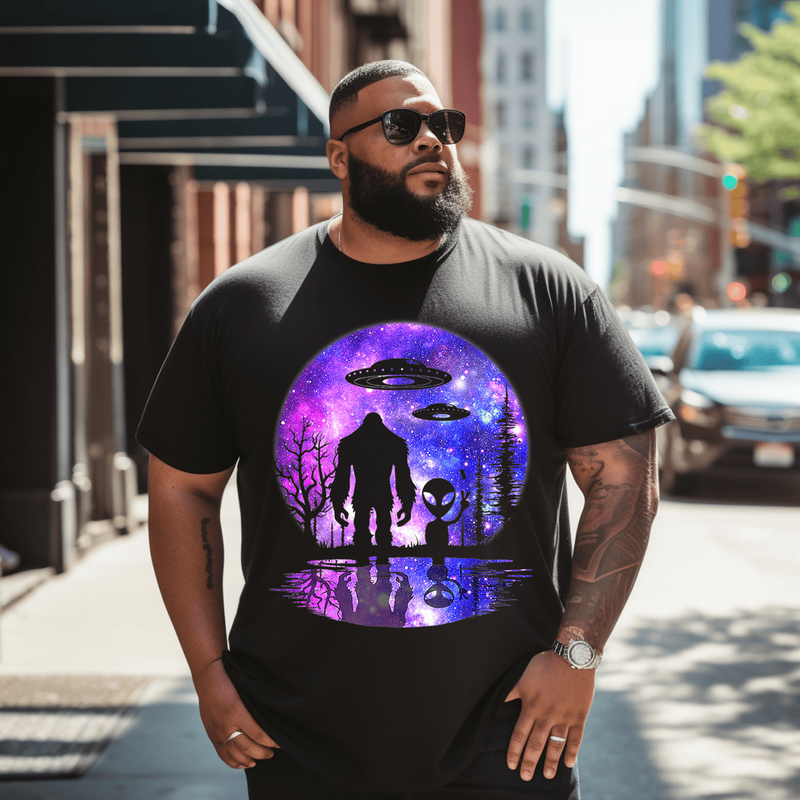 Alien And Bigfoot Full Moon Sasquatch UFO T-Shirt, Plus Size Oversize T-shirt for Big & Tall Man