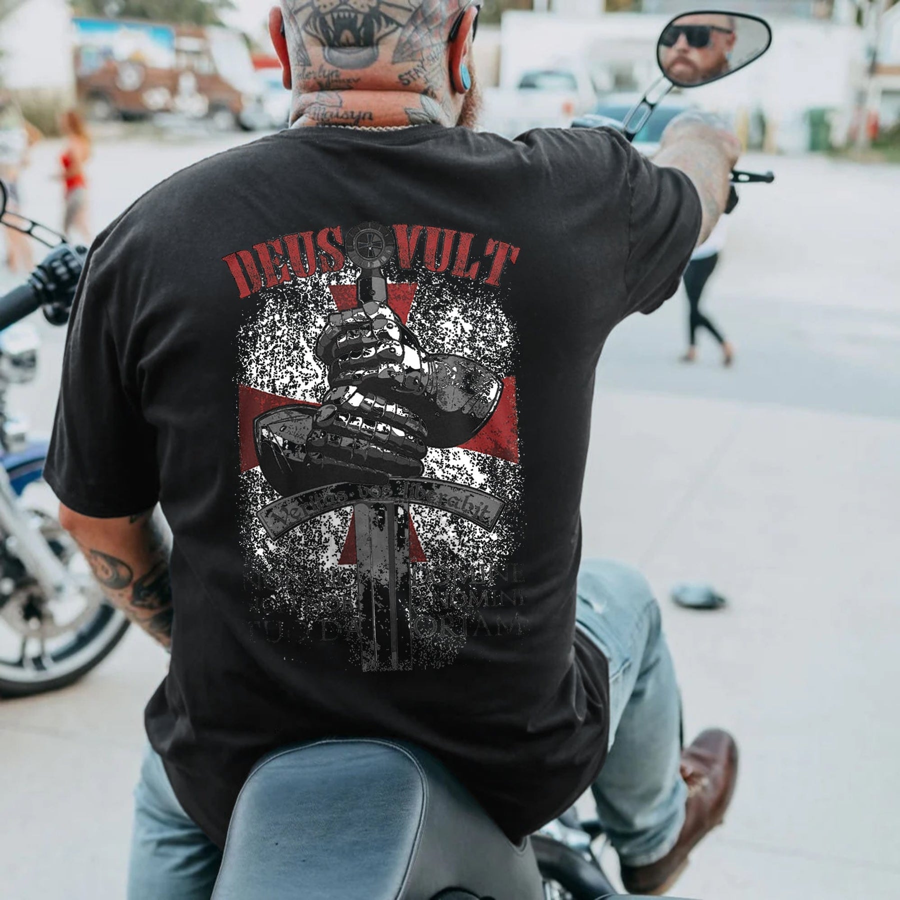 DEUS VULT Plus Size T-Shirt