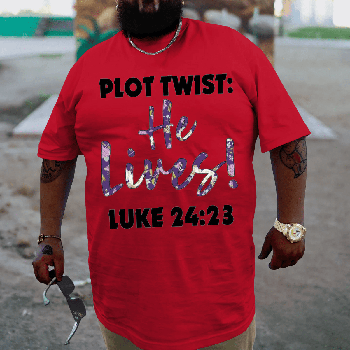 Plot Twist He Lives Luke 24:23 Plus Size T-shirt